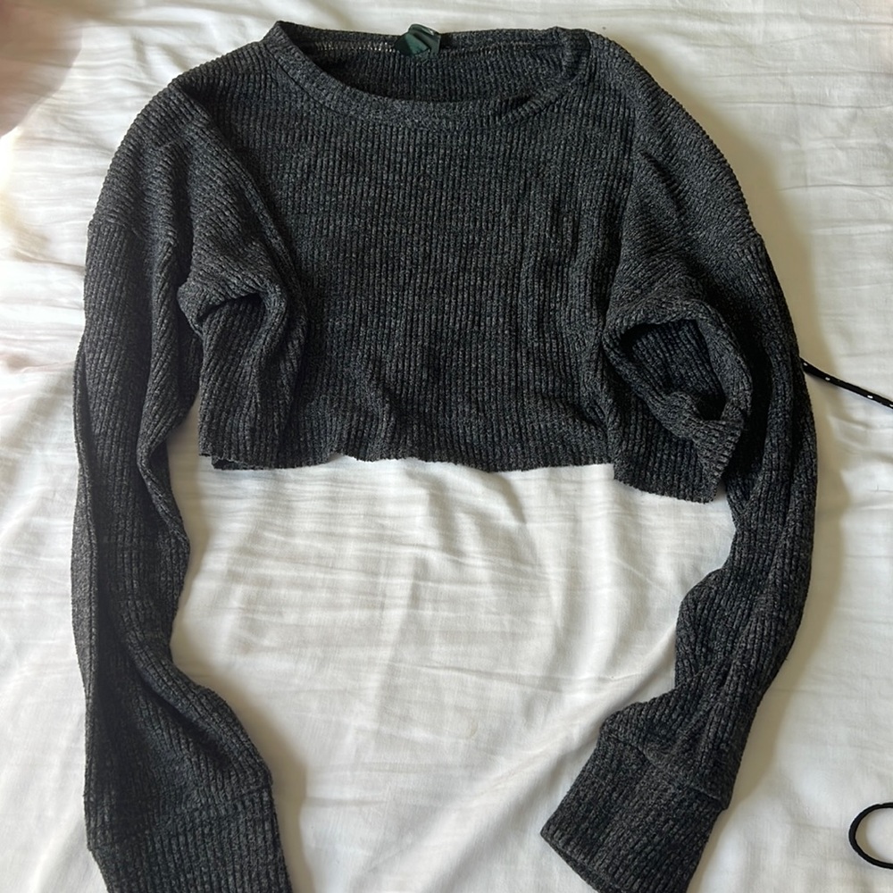 Gray crop top sweater